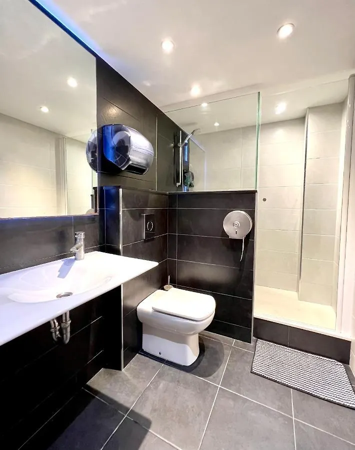 Hostal Apolo Barcelona Spain