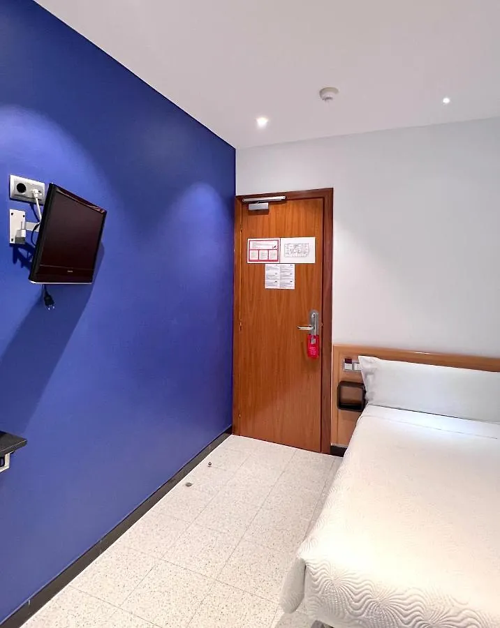 Hostal Apolo Barcelona Guest house