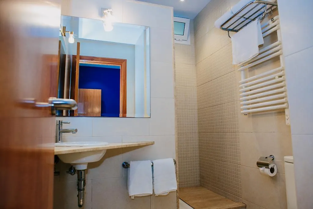 Hostal Apolo Barcelona Guest house