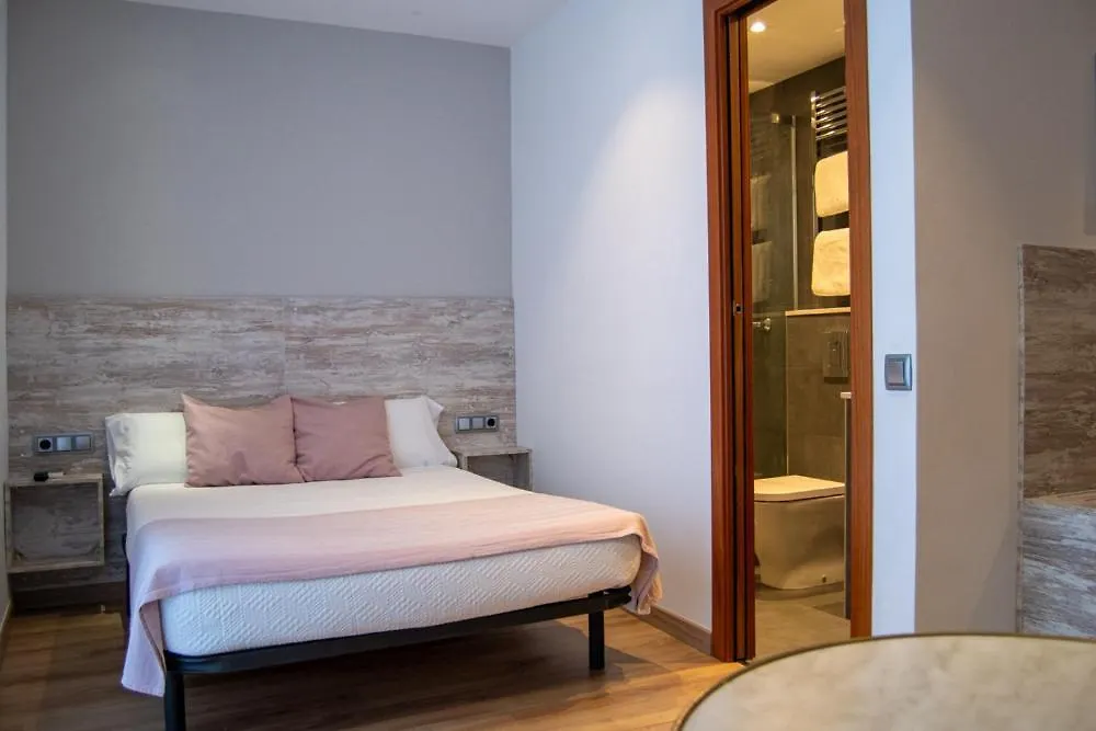Hostal Apolo Barcelona 2*,  Spain