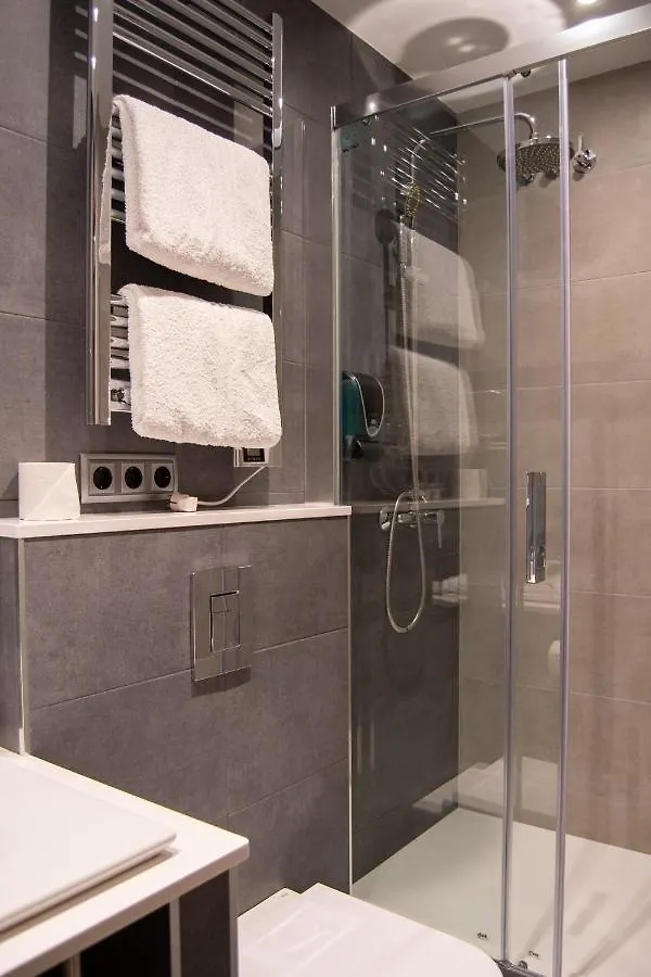 Hostal Apolo Barcelona 2*,